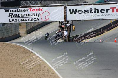 media/Jun-26-2022-CRA (Sun) [[122d0e5426]]/Race 13 (Expert 1000 Superbike)/Start Finish/